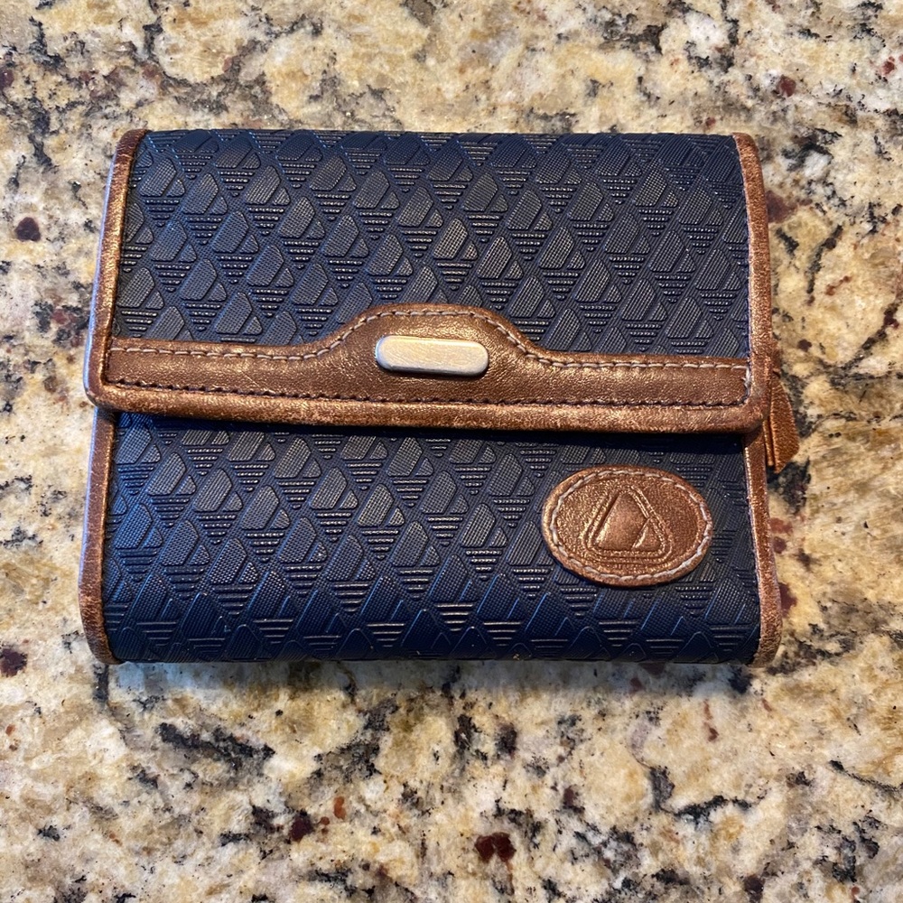 Liz Claiborne vintage women’s navy trifold wallet